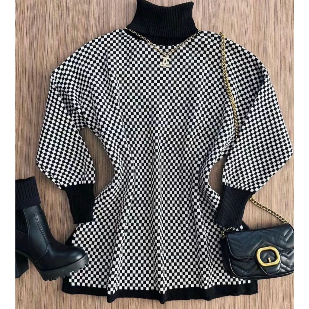 Poncho de Tricot Feminino Gola Alta Xadrez